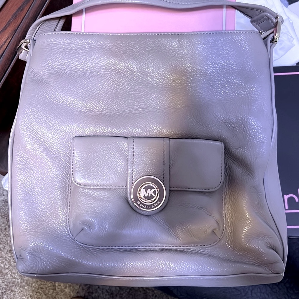 Michael Kors Nice Large Pebbled Dune Colored Leather Shoulder Bag 13”x12” NWT!
